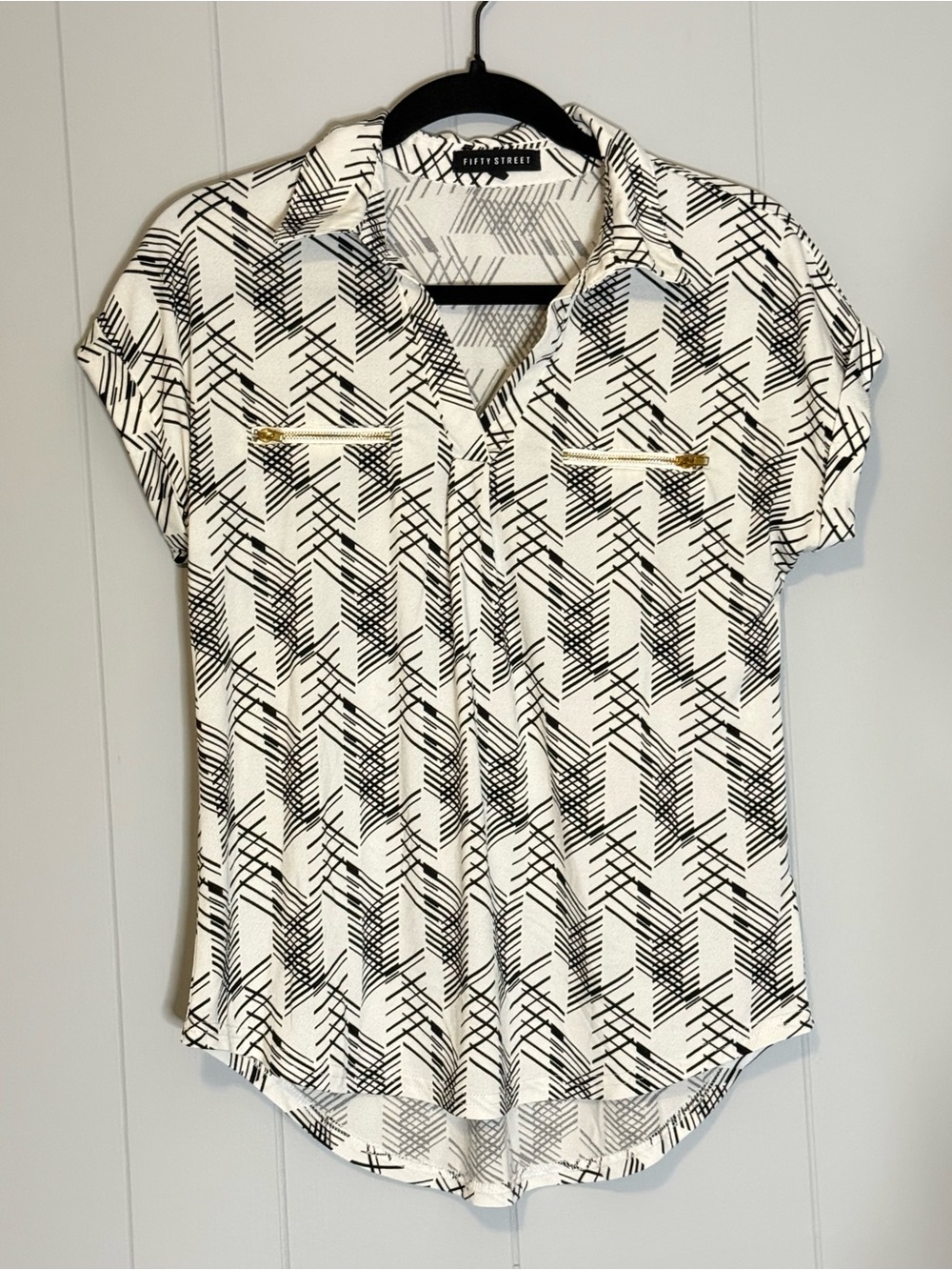 Black & White Printed Zip Pocket Button-Front Top